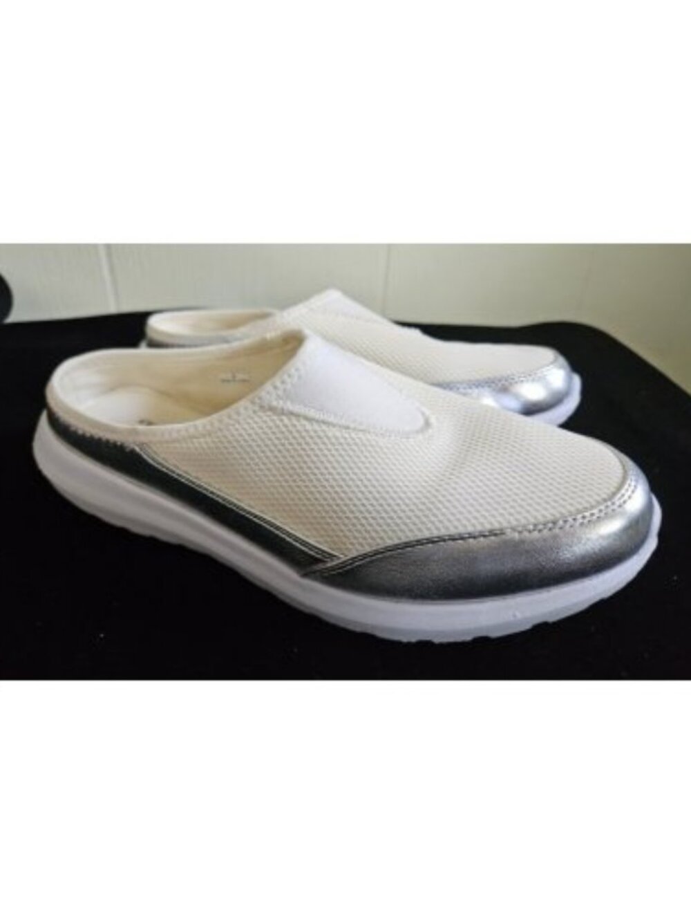 Avon CUSHION WALK White Silver Slip On Clog Memory Foam Shoes Ladies Size 8